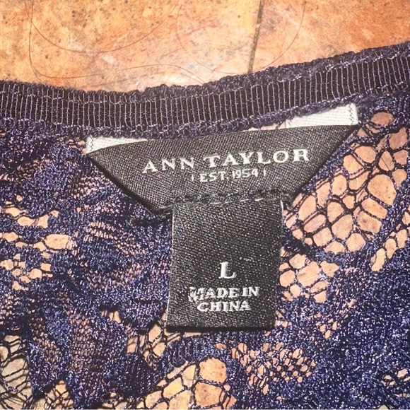 Ann Taylor Navy Blue Lace Tiered Scallop Sleeveless Top Size Large - Picture 5 of 6